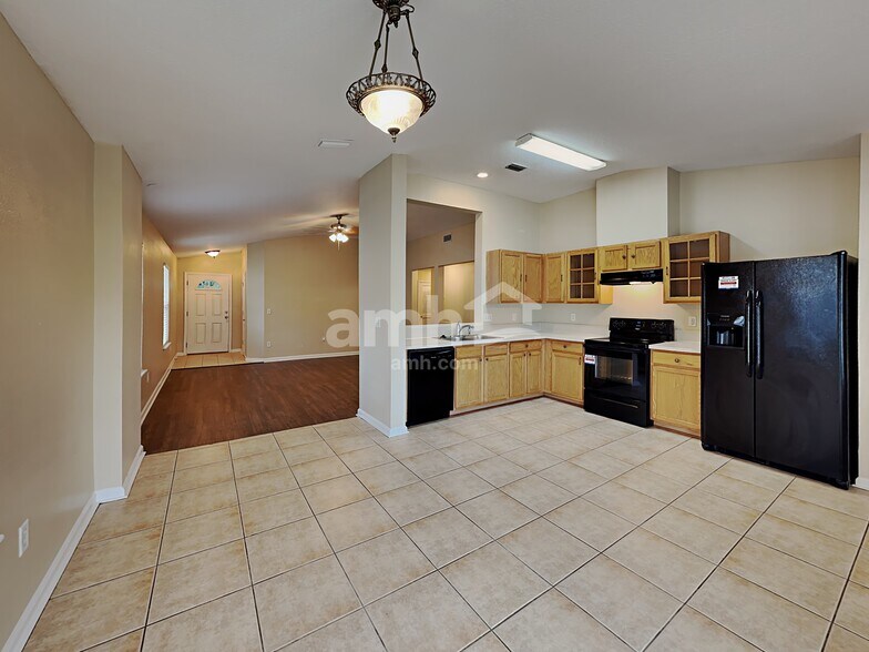 Building Photo - 12712 Daylight Trl