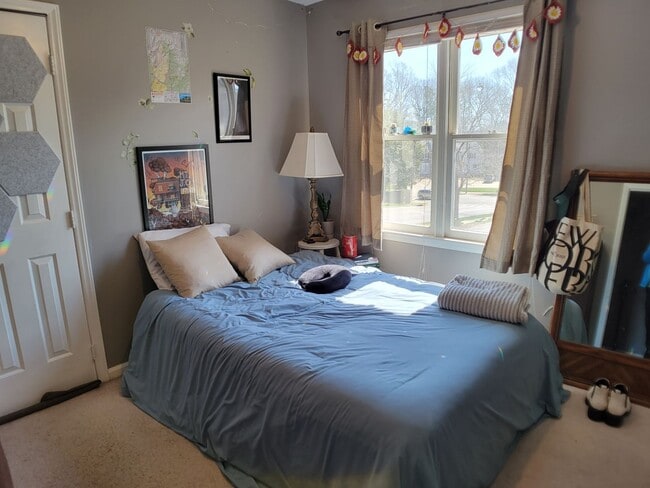 Building Photo - KAPLAN4145