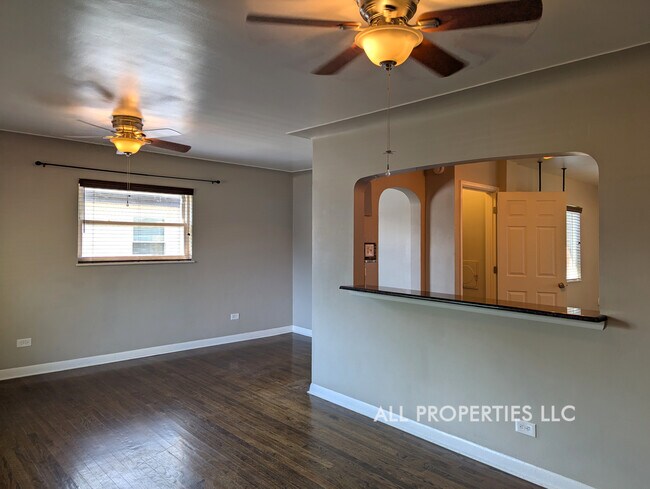 Building Photo - 3511 Newport St