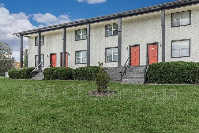 Building Photo - 323 Cloud Springs Rd