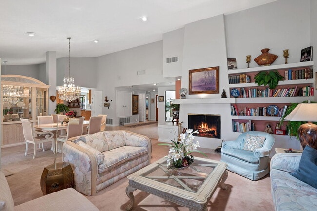 Building Photo - 78505 Vista Del Fuente