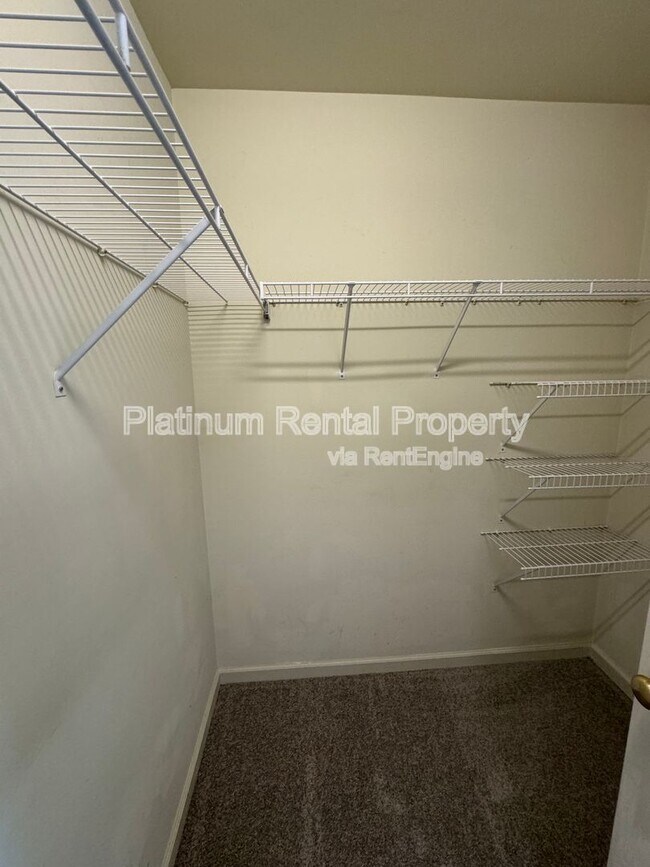 Building Photo - 11670 Dunhill Pl Dr