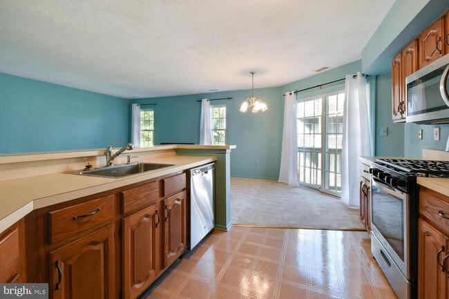 Building Photo - 7392 Elm Ct