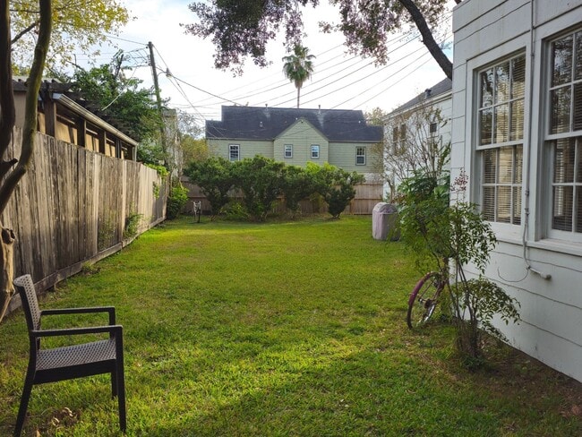 Building Photo - 2247 South Blvd