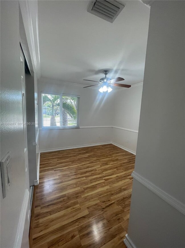 Building Photo - 4960 SW 119th Ave