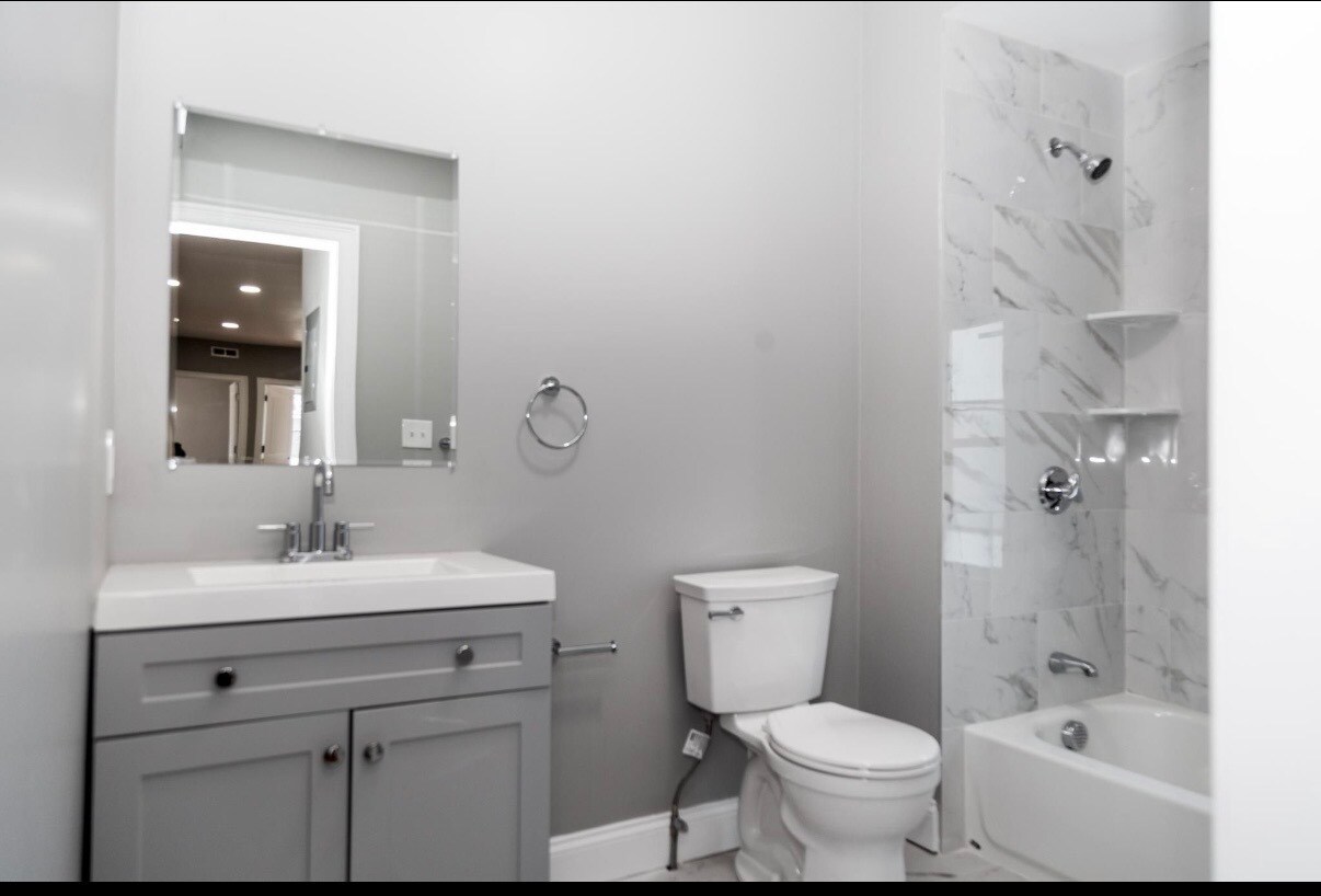 Building Photo - 16 Gaston St