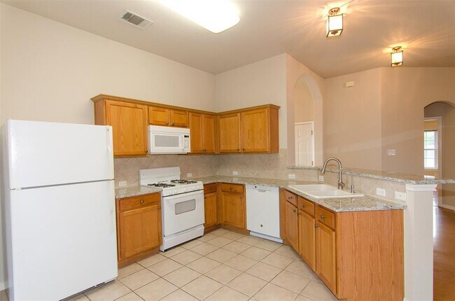 Building Photo - 1006 Promenade Ct