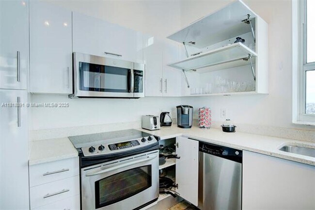 Building Photo - 234 NE 3rd St