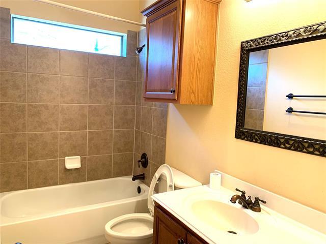 Building Photo - 1804 Lake Texoma Cir