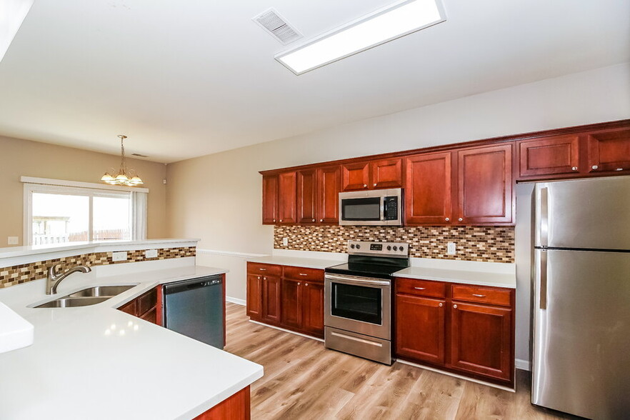 Building Photo - 4815 Sunburst Ln