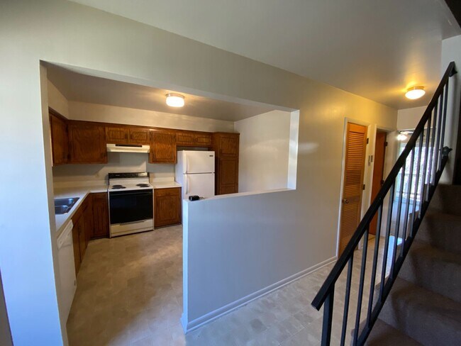 Building Photo - 282 McGavock Pk