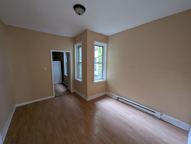 Building Photo - 150 N Yewdall St
