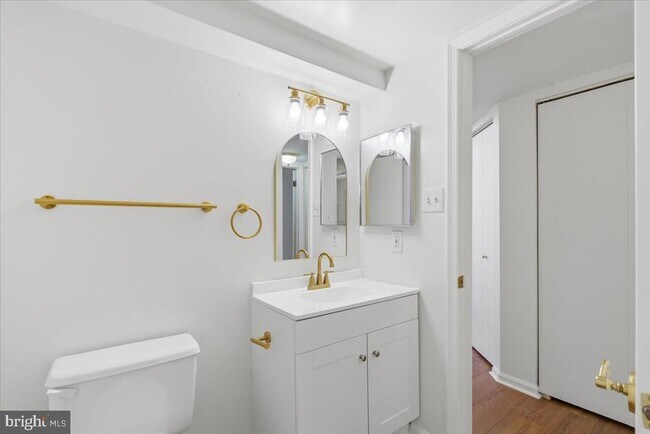 Building Photo - 502 Brighton Pl