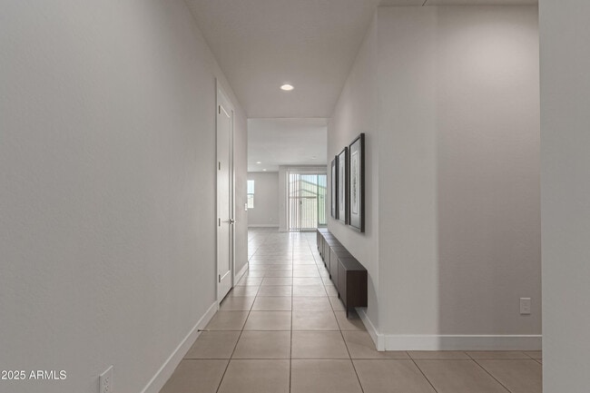Building Photo - 6918 W Winston Dr