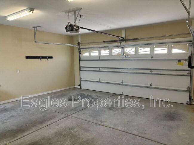 Building Photo - 103 S Merganser Dr