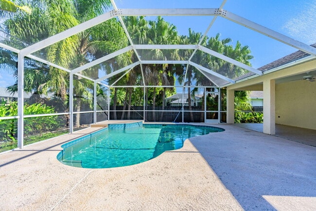 Building Photo - 967 SE Browning Ave