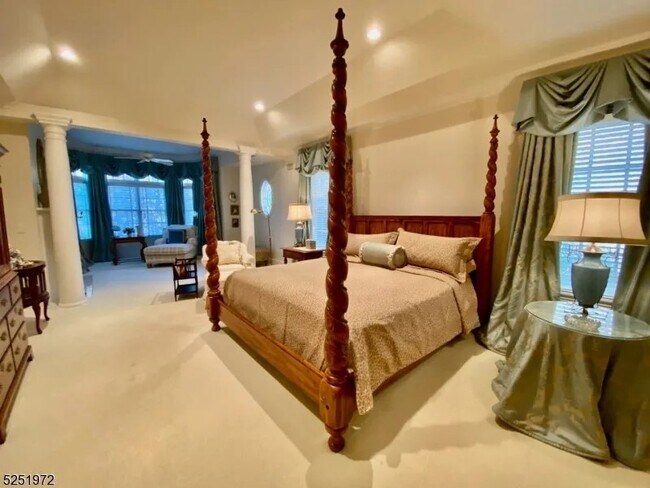 Master Bedroom - 1 Hurlingham Club Rd