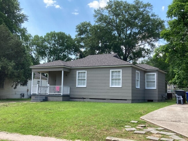 Primary Photo - 2746 Mimosa Ave