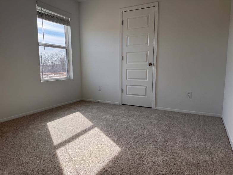 Building Photo - 3407 SW Endearment St