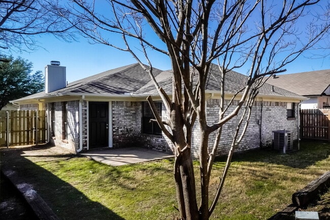 Building Photo - 10312 Lone Pine Ln