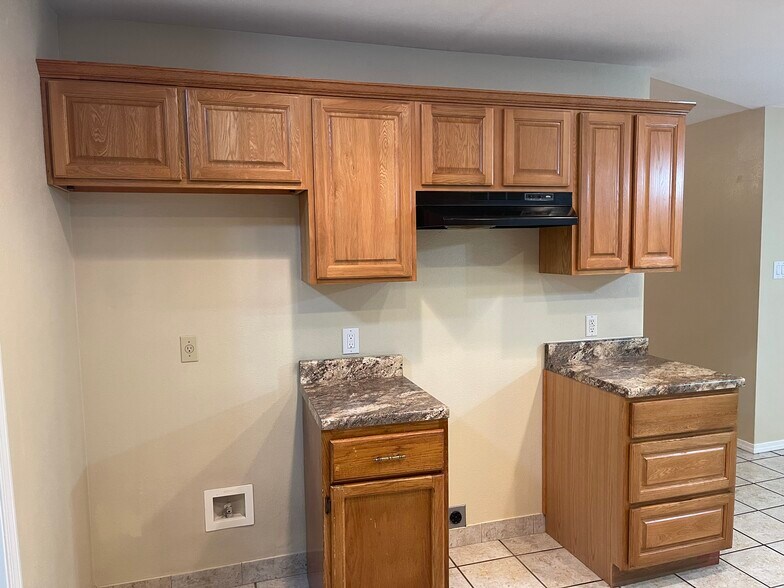 Building Photo - 2427 Wescott Ave