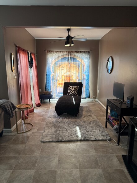 Building Photo - 13 Truth Way