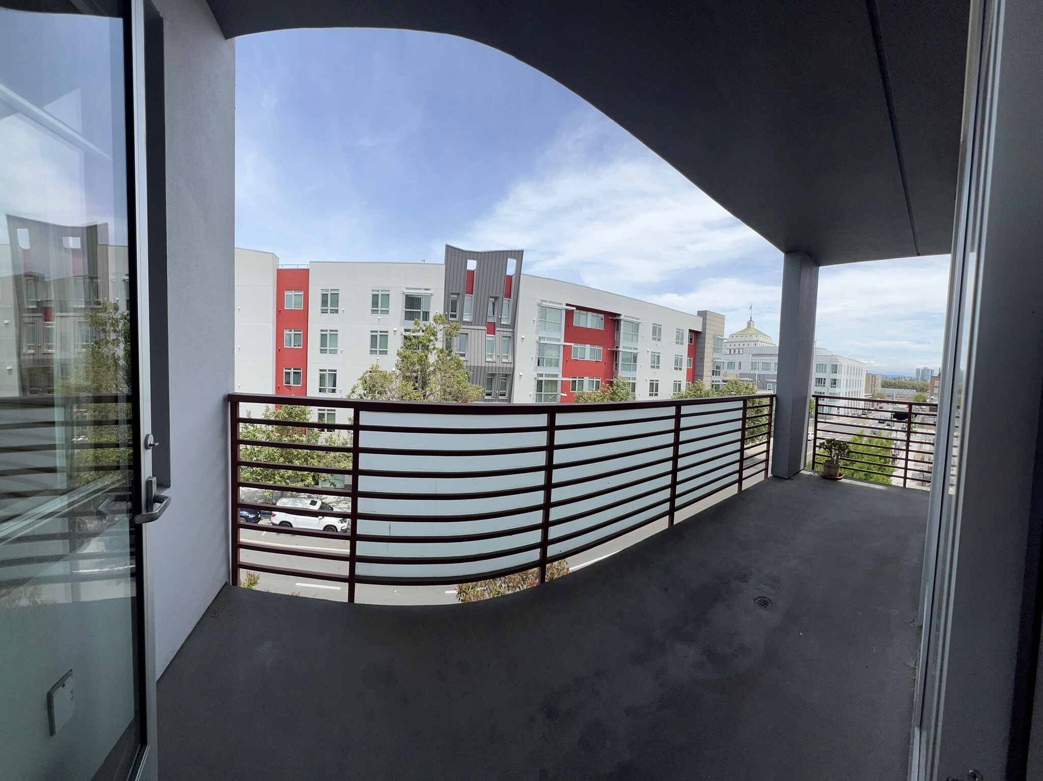 Balcony space - 1020 Jackson St