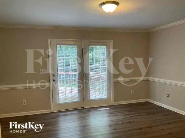 Building Photo - 2041 Pembrooke Forest Dr