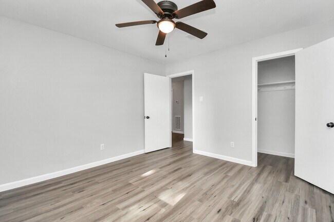 Building Photo - 9622 Vilven Ln