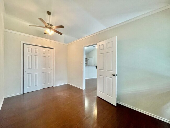 Building Photo - A slice of the Texas Hill Country - 1 Bedroom, 1 Bathroom with large back deck!