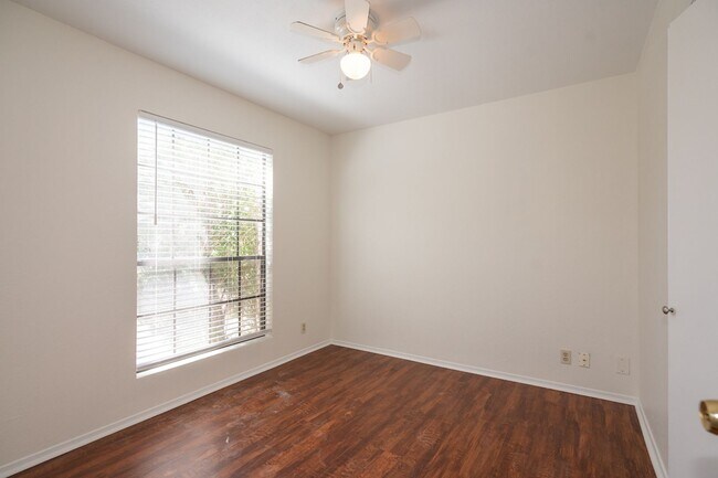 Building Photo - 1110/1108 Woodlief Trl