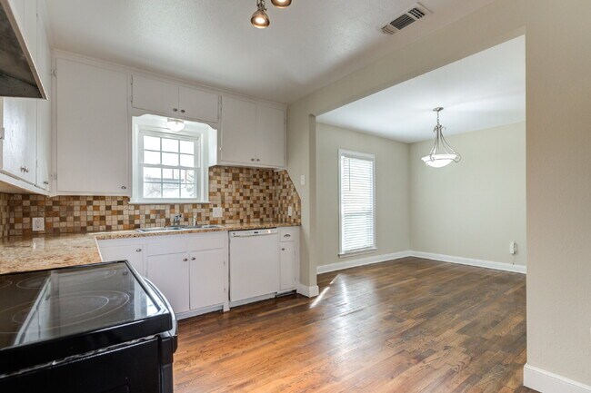 Building Photo - Tech Terrace Pre-lease!!