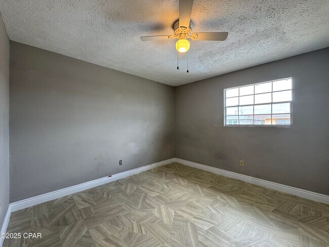 Building Photo - 2538 Johnson Dr
