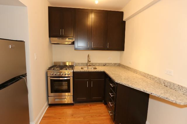 Building Photo - 617 W Patterson Ave