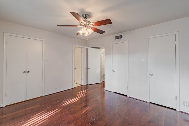 Building Photo - 6106 Averill Way