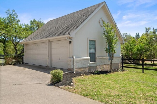 Building Photo - 403 Stirrup Dr