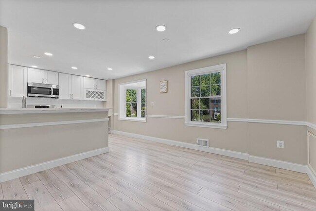Building Photo - 4305 Birchlake Ct