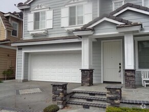 Building Photo - Detached 4 Bedroom Home in Huntington Beach