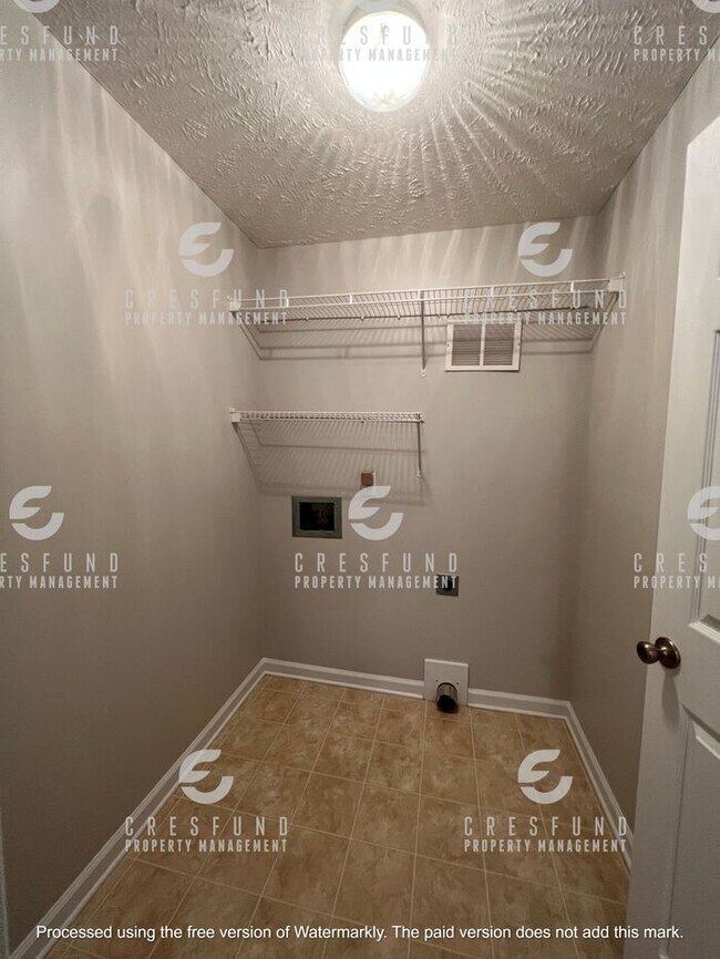 Building Photo - 2Bdrm 2Bath in Gated Community - Available Now!