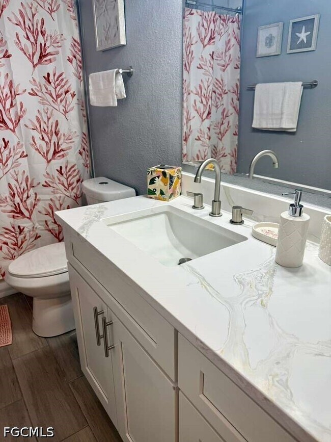 Building Photo - 930 SW 34th St