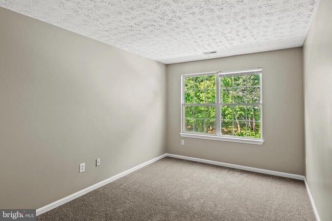 Building Photo - 50 Amberstone Ct