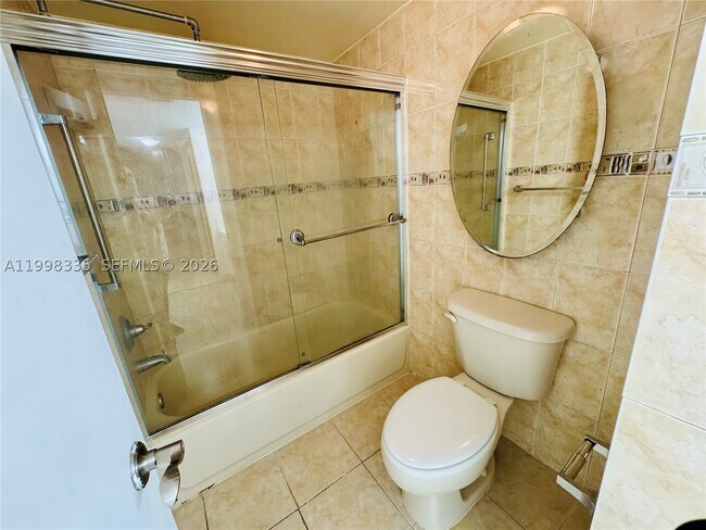 Building Photo - 18011 Biscayne Blvd