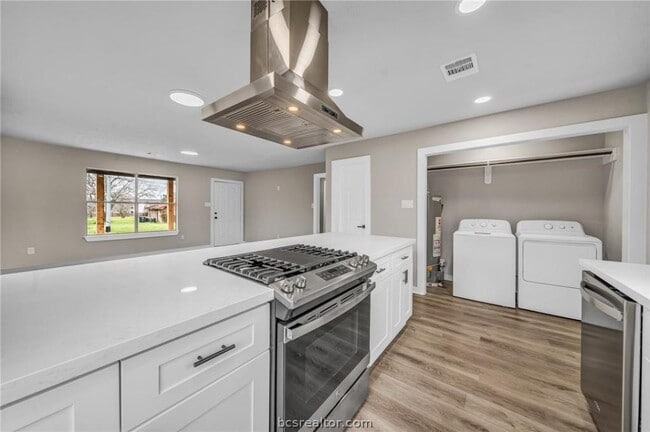 Building Photo - 1103 Phoenix St