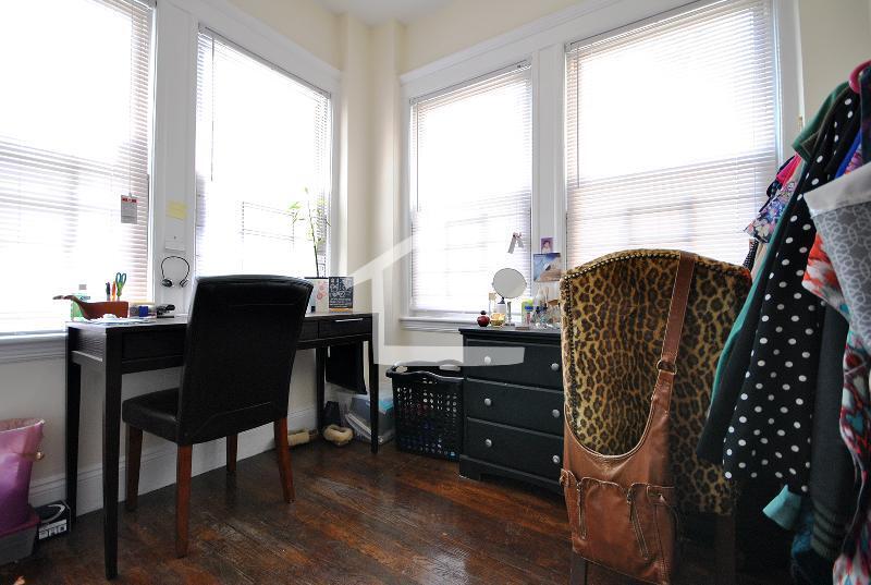 Primary Photo - 18 Melvin Ave