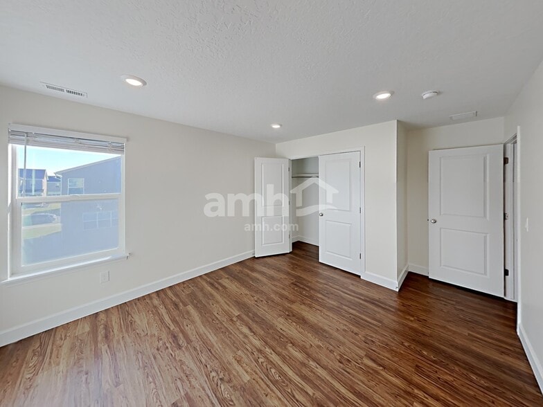 Building Photo - 2326 E Tumbleweed Rd