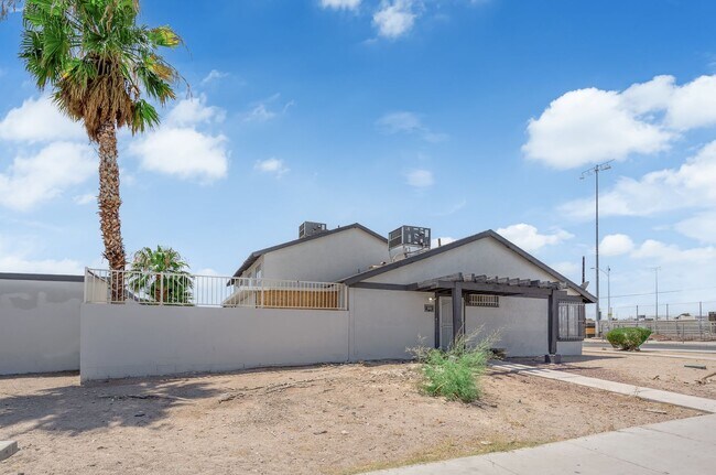 Building Photo - 3100 Chadford Pl