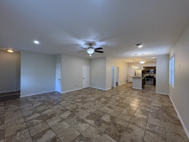 Building Photo - 1601 Lenert Cir