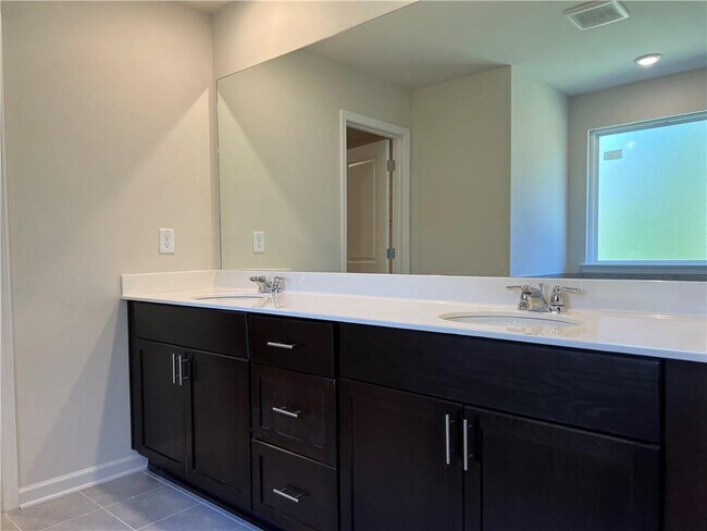 Building Photo - 6072 Hickory Crk Ct