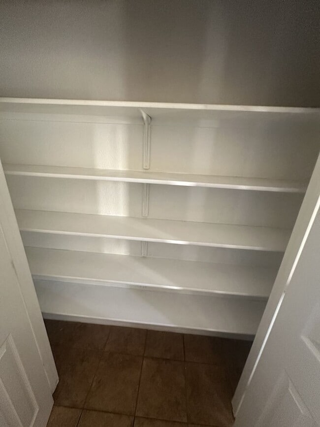 Building Photo - AVAILABLE NOW!