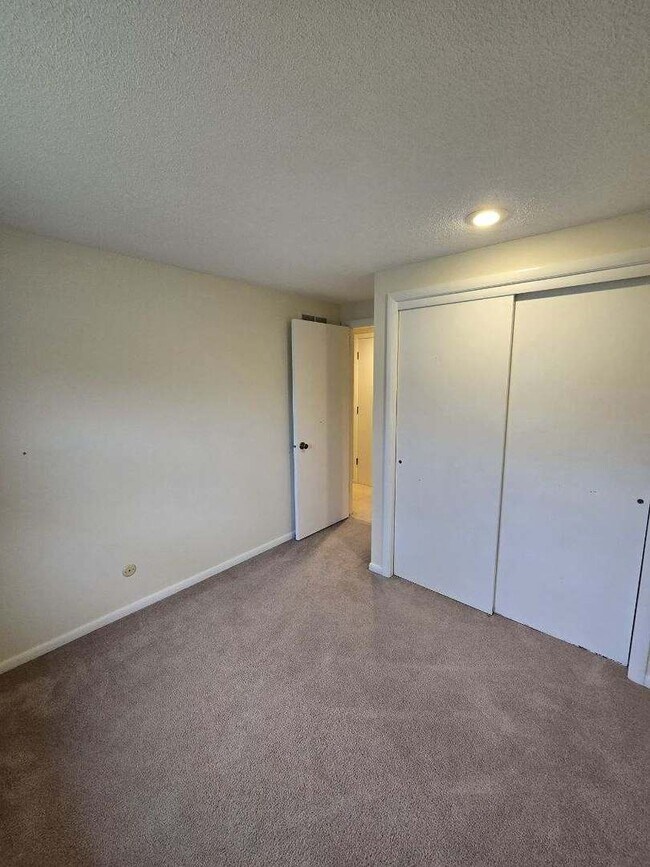 Building Photo - 5109 Coachman Rd